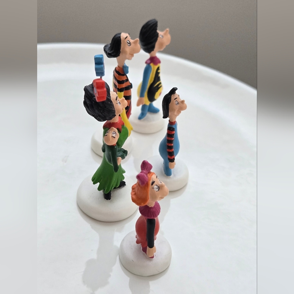 Department 56 - Grinch Who-Ville - Family of Who's - Picture 7 of 8